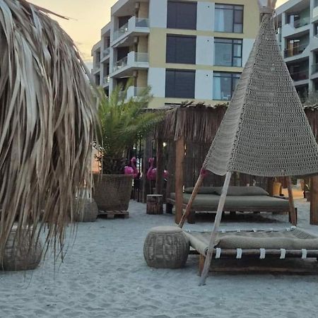Constantinos Apartment Mamaia Nord Năvodari Kültér fotó