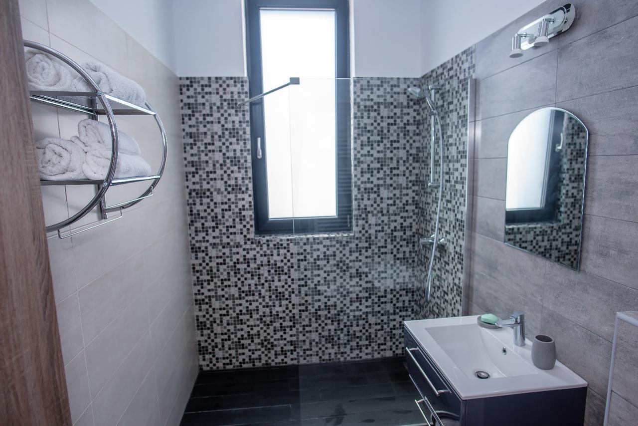 Constantinos Apartment Mamaia Nord Năvodari Kültér fotó